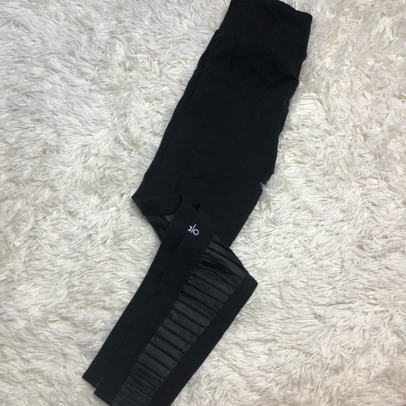 Alo yoga High-Waist Moto Legging - Picture 4 of 12
